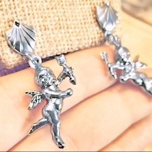 5/$20 Vntg ANGEL earrings silver tone cherub